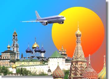 Flugzeug vor aufgehender Sonne